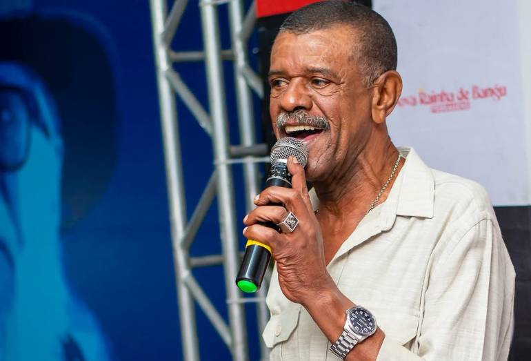Morre o sambista Marquinho PQD aos 66 anos