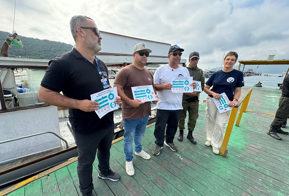 FUNTEC em Arraial do Cabo reforça normas de avistamento durante temporada das jubartes