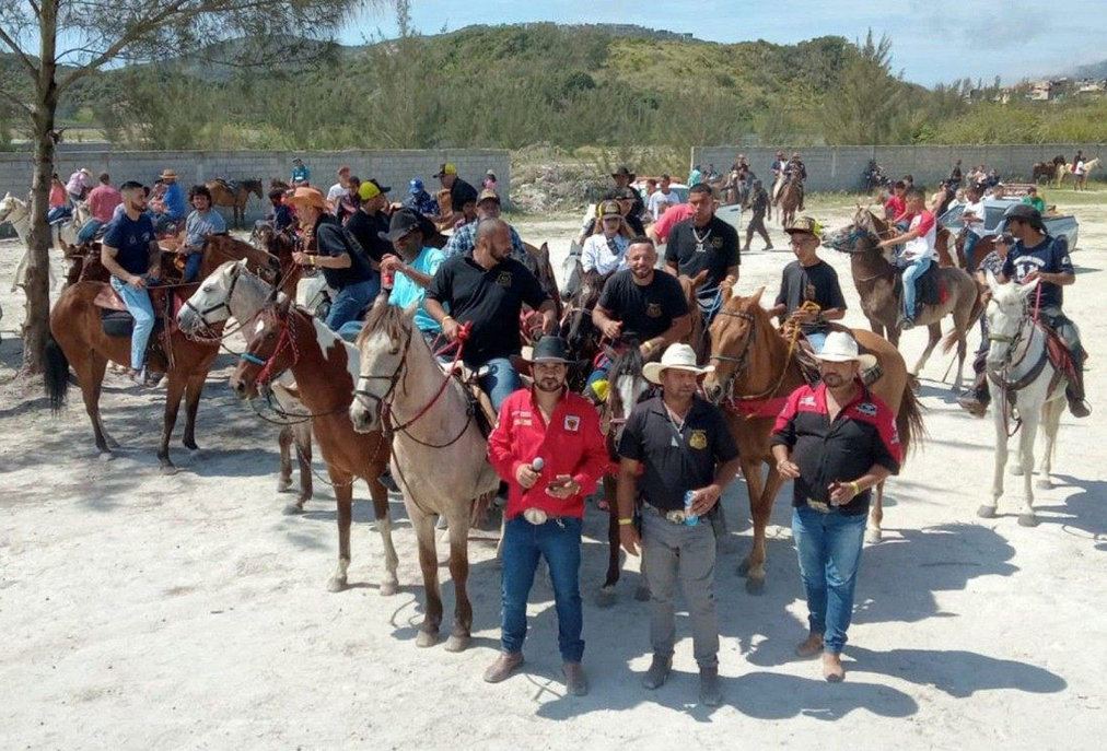 Arraial do Cabo celebra cultura sertaneja com Cavalgada