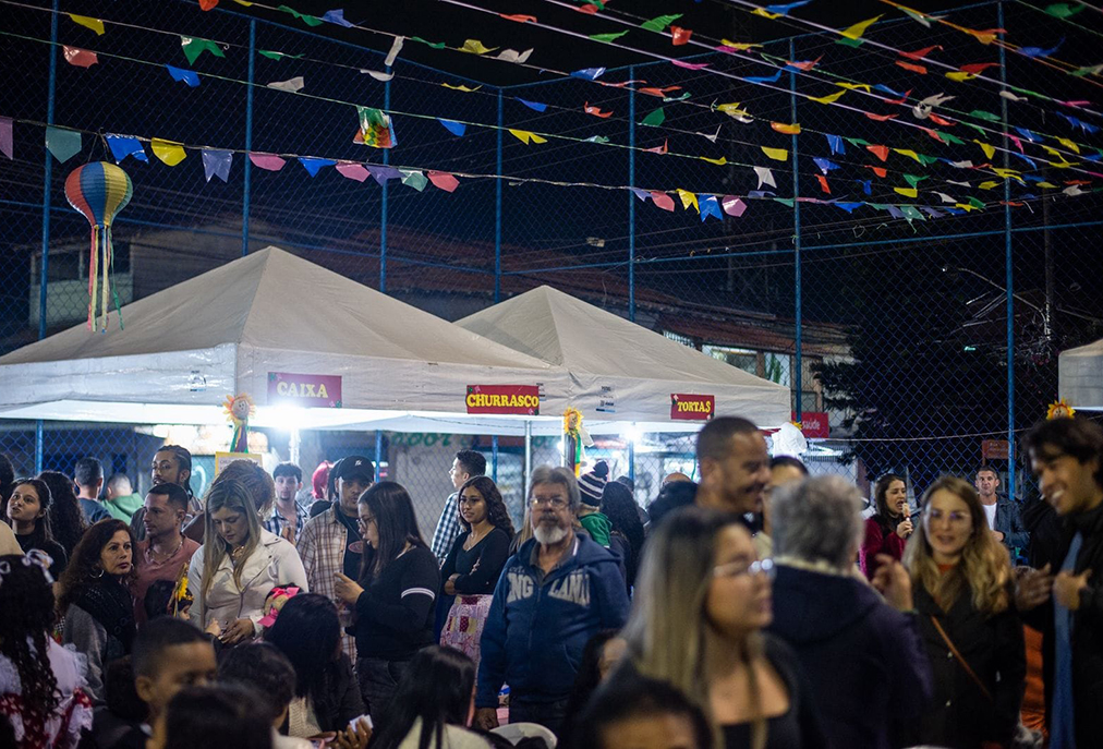 Arraiá do Caiçara encerra circuito junino com música e animação em Cabo Frio