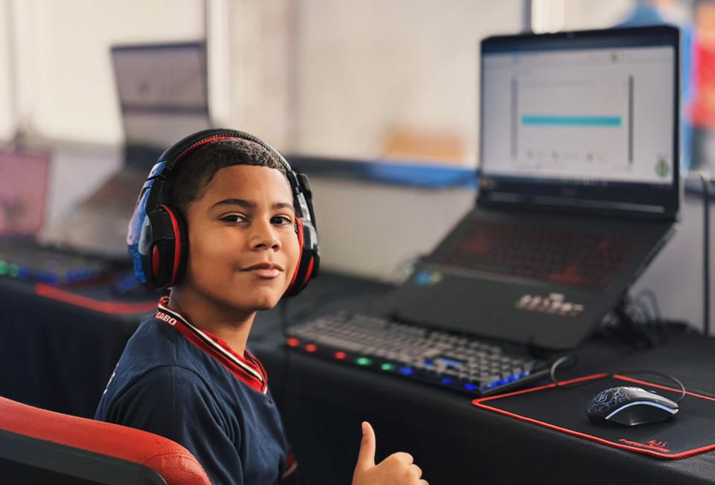 Ciência, tecnologia e cultura oceânica marcam o início da feira em Arraial do Cabo