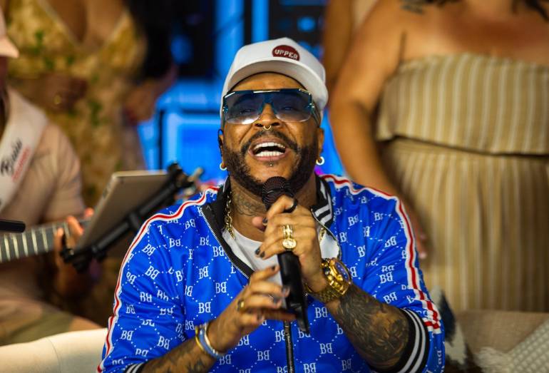 Swing e Simpatia faz show intimista no 