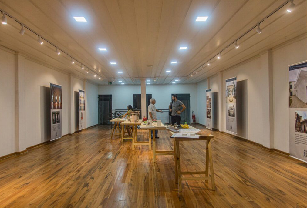 Cabo Frio destaca novos talentos e tradição em exposição coletiva