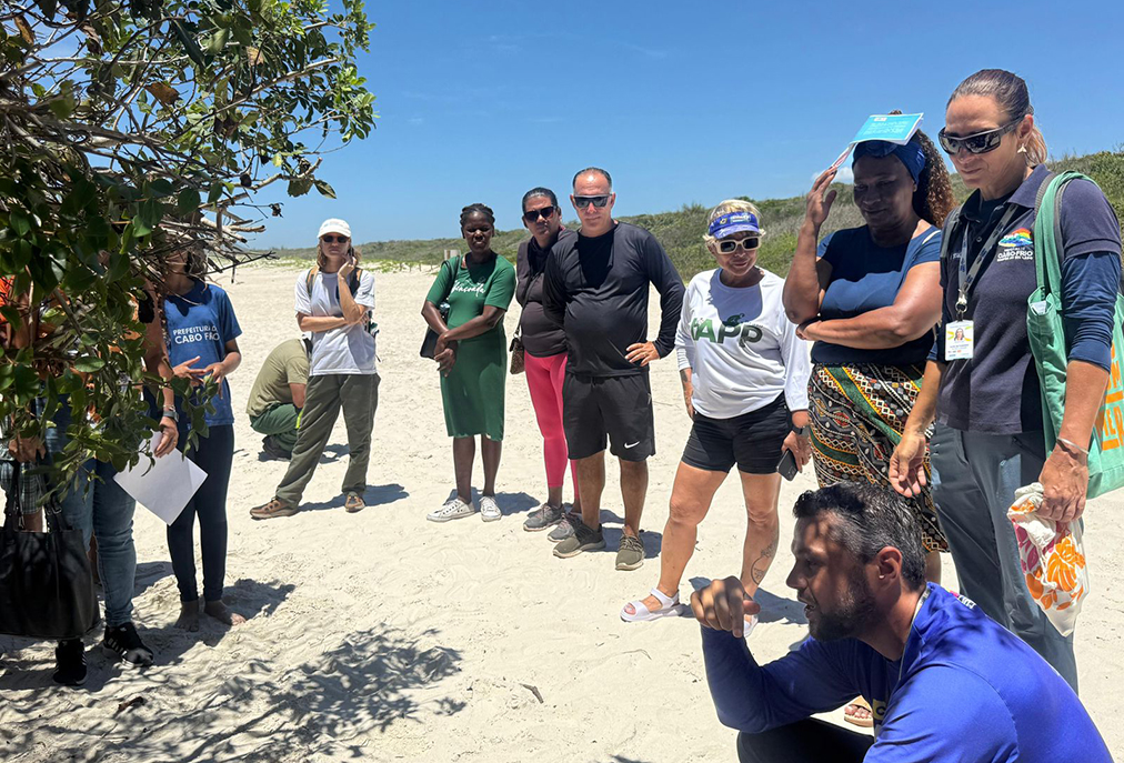 Educação ambiental marca nova fase da trilha do Pau-Brasil em Cabo Frio