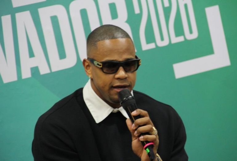 Léo Santana anuncia que vai desacelerar a carreira para o nascimento do segundo filho