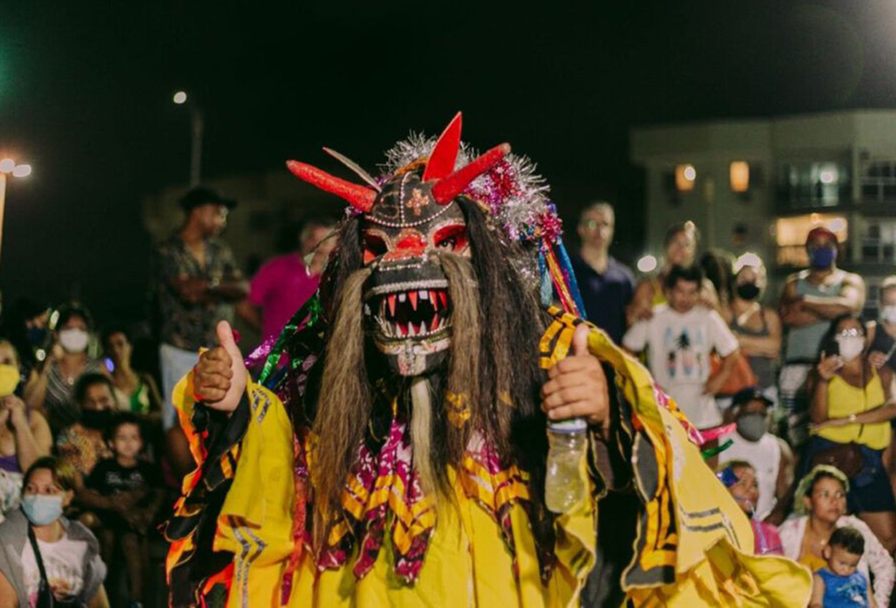 Tradição e alegria tomam conta de Cabo Frio com a folia de reis