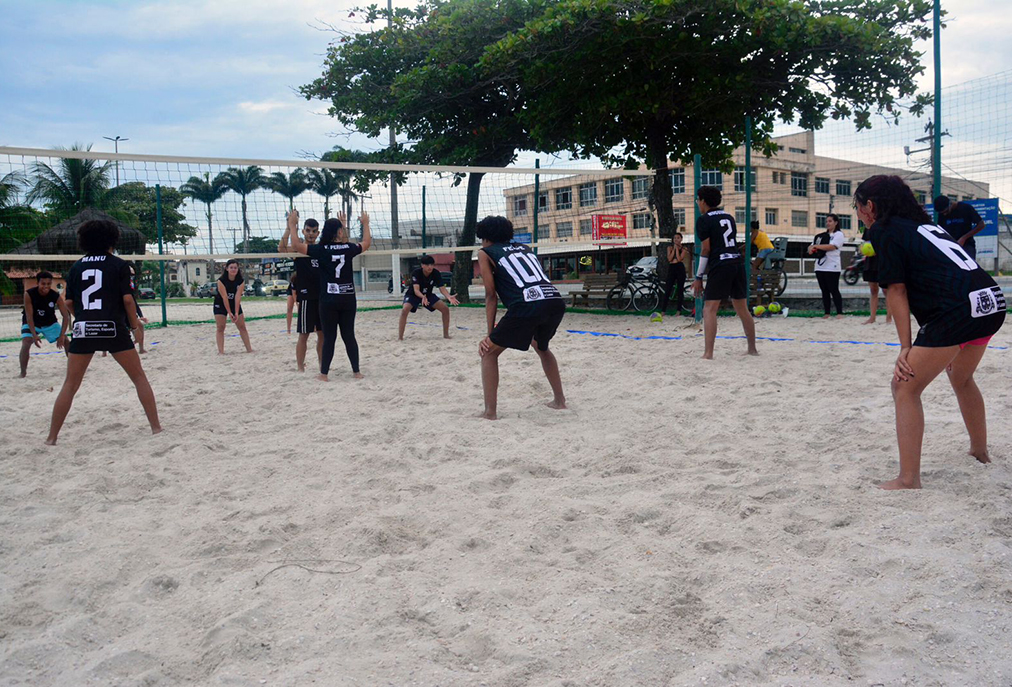 Projeto leva atividades gratuitas às praias de Iguaba Grande