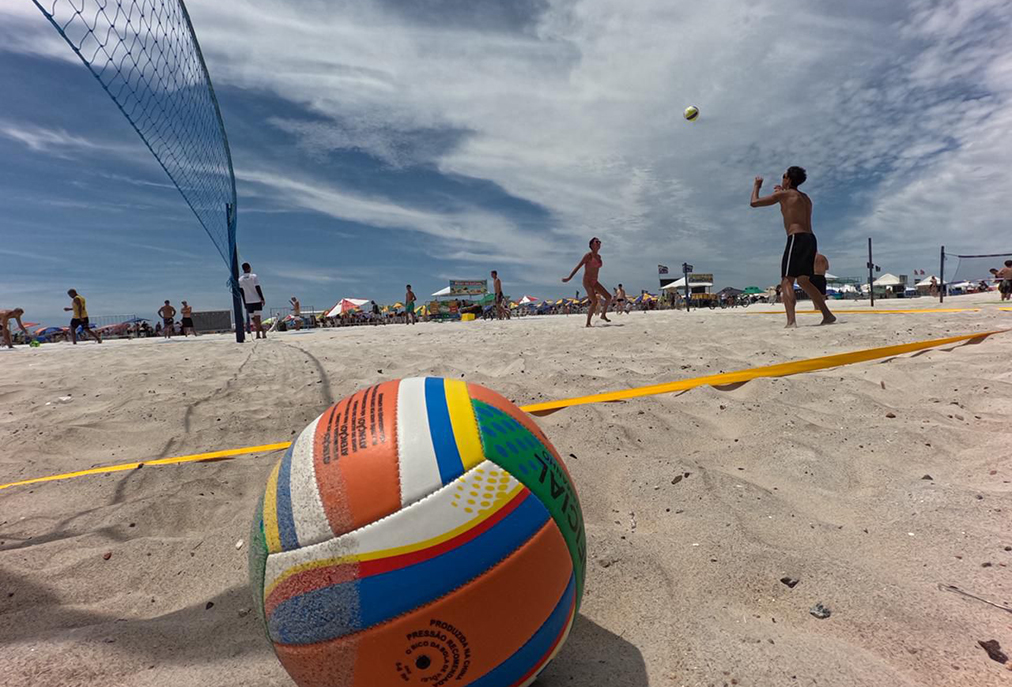 Verão 2026 em Cabo Frio aposta em esporte e lazer aos fins de semana