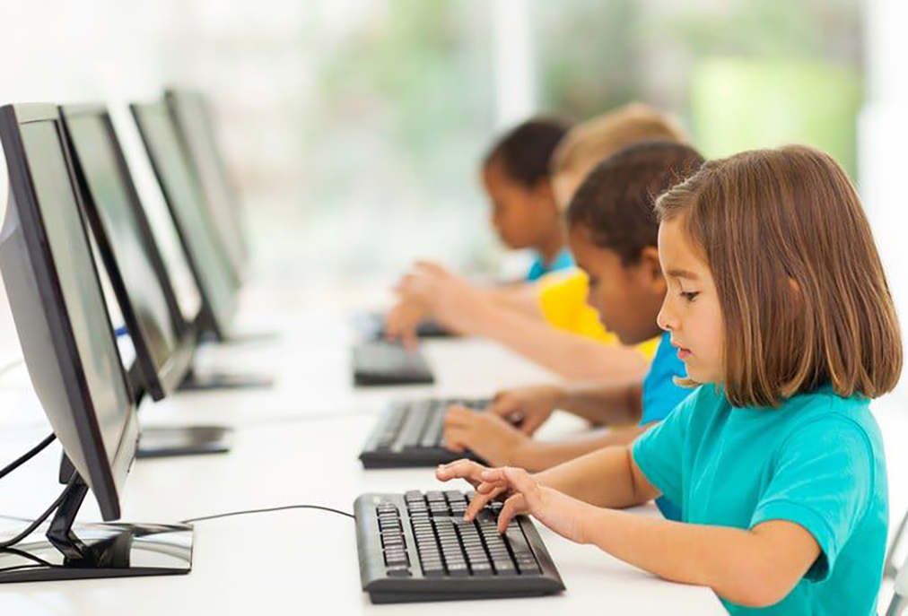 Educação e tecnologia mantêm estudantes ativos no recesso em Arraial do Cabo