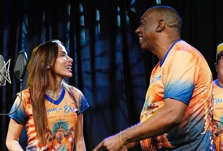 Uma das compositoras, Anitta participa da gravação do samba da Unidos da Tijuca