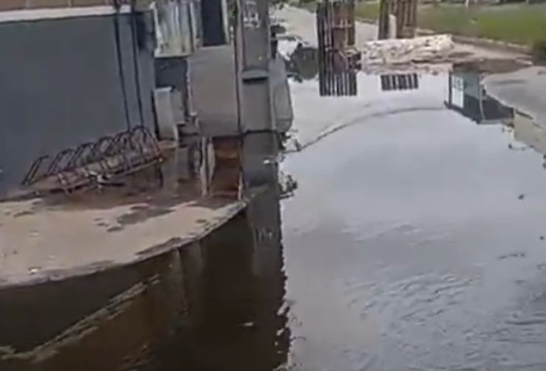 Moradores de Rio das Ostras protestam contra atendimento da prefeitura