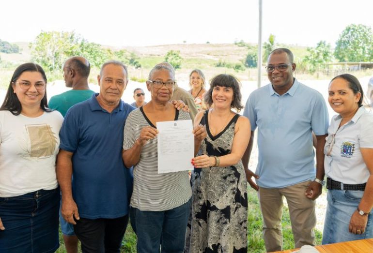 Produtores rurais de Silva Jardim recebem regularização fundiária em ação no fim de semana