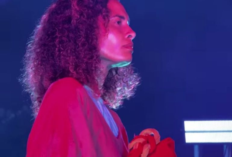Estrela de série do Globoplay brilha na Paixão de Cristo de Rio das Ostras