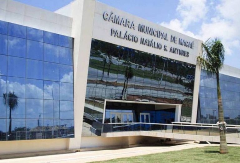 Capacitação e valorização dos servidores pautam sessão da Câmara de Macaé