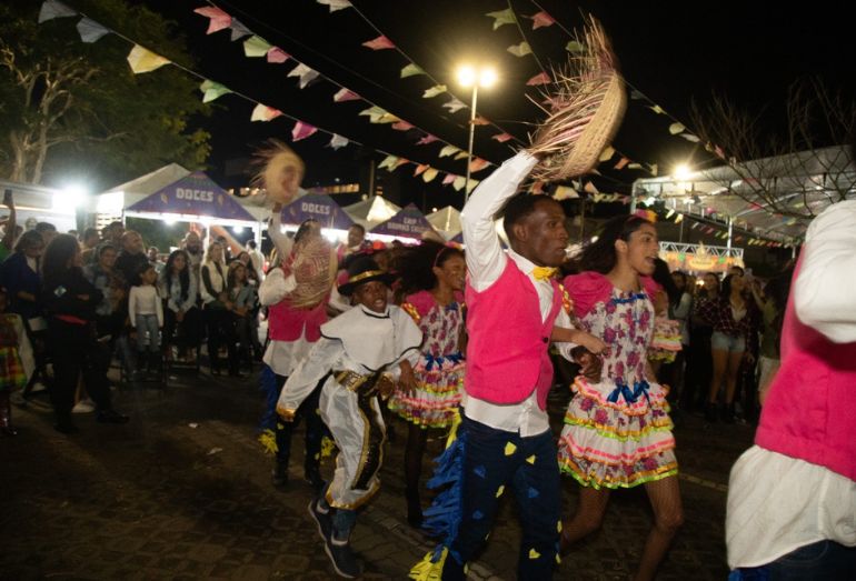 Festa junina no Shopping Plaza movimenta programação cultural em Macaé