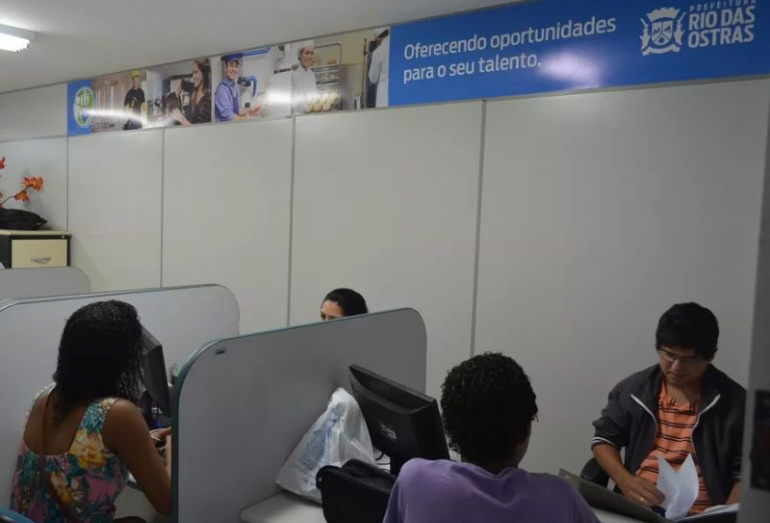 Banco de Empregos de Rio das Ostras abre semana com 541 vagas em diversas áreas