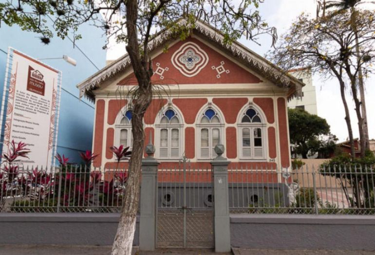 Prefeitura de Macaé divulga agenda de Cinema Comentado no Solar dos Mellos