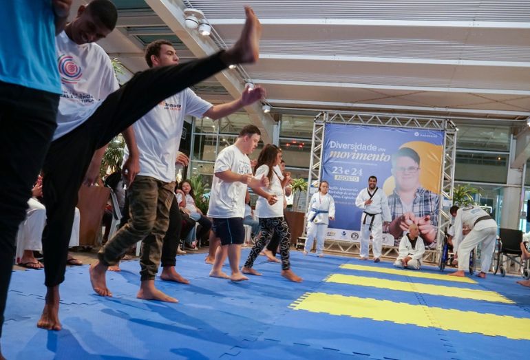 Moda, cultura e diálogo marcam evento de inclusão no Shopping Plaza Macaé