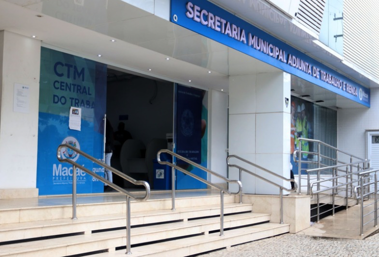 Mais de 1.100 vagas de trabalho são ofertadas em Macaé nesta semana