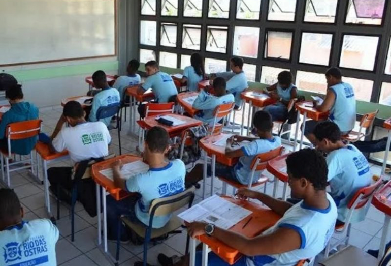 Alunos do 5º ao 9º de Rio das Ostras fazem provas do Saeb 2025 nessa semana