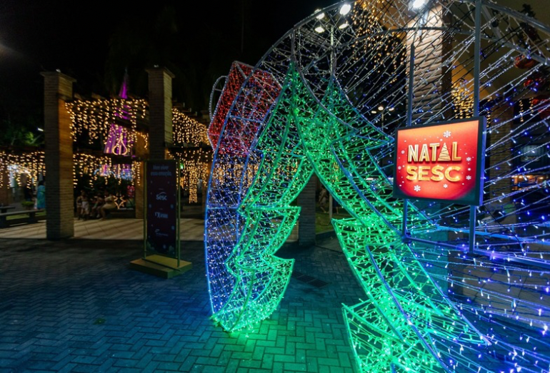 Programação do Natal Sesc 2025 começa em Rio das Ostras e Casimiro de Abreu