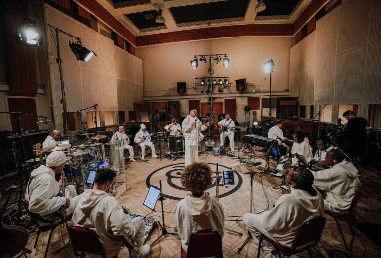 Sorriso Maroto lança documentário do projeto “Sorriso Eu Gosto No Pagode”