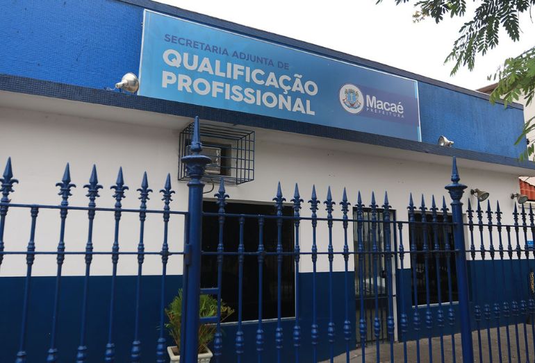 Prefeito Welberth discute expansão da qualificação profissional para 2026 em Macaé