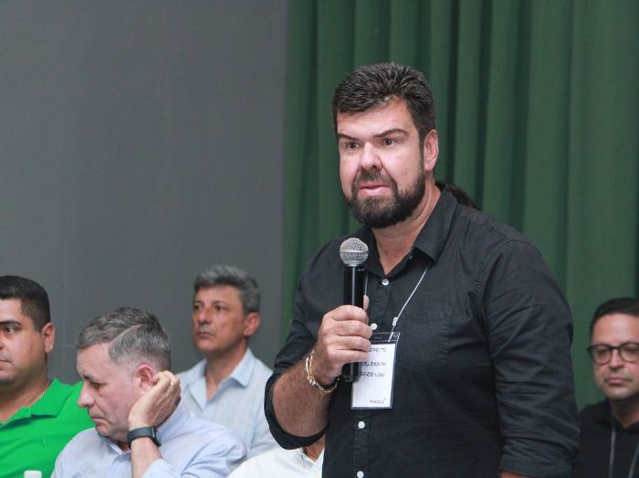 Diogo Nogueira descobre nova doença na voz e cancela shows