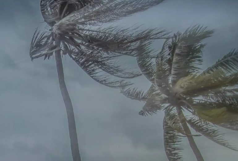 Frente fria coloca Sudeste em alerta; Macaé prevê rajadas de vento até domingo