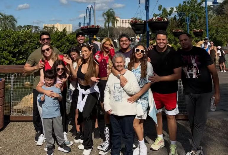 Lexa viaja para Orlando e cumpre pacto feito na sala de parto da filha