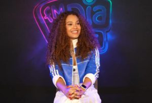 Thaís Macedo fala sobre cenário feminino do pagode e celebra parceria com Ferrugem: “Graças à minha cara de pau”