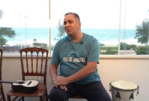 Ex-vocalista do grupo Os Morenos, Waguinho relembra saída do Molejo: “Tava atrapalhando”