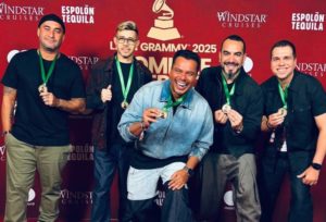 Sorriso Maroto vence Grammy Latino de Melhor Álbum de Samba/Pagode com homenagem ao Fundo de Quintal