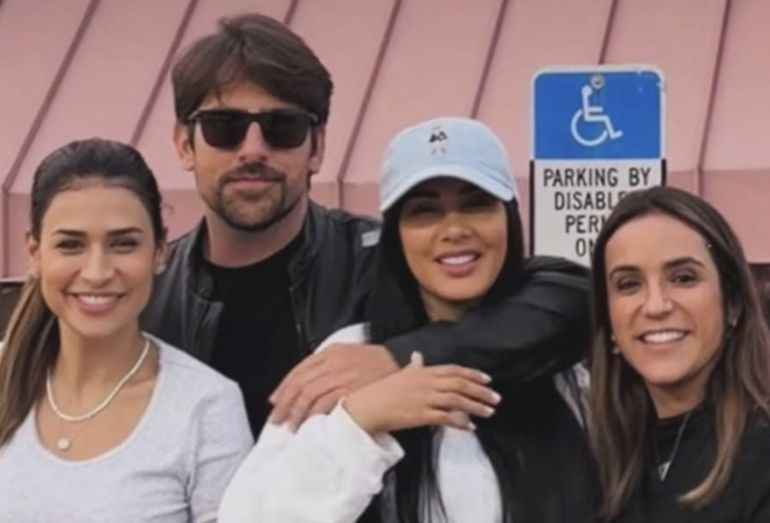 Reencontro de Natal: Simone e Simaria celebram juntas em Orlando após 4 anos